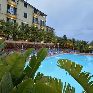 *** Aparthotel Elvira Italien